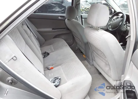 2005 Toyota Camry Le z USA, uszkodzony, nr VIN 4T1BE32K95U564462